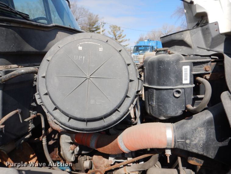 image for item DL2050 2005 International 7300  dump truck