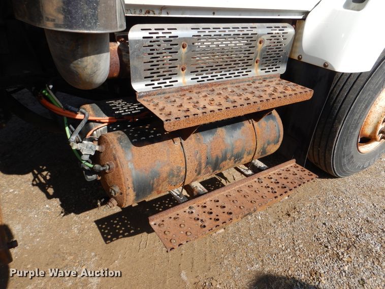 image for item DL2050 2005 International 7300  dump truck