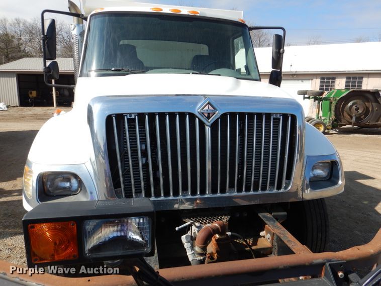 image for item DL2050 2005 International 7300  dump truck