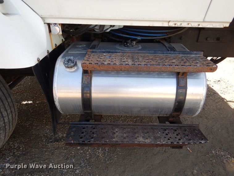 image for item DL2050 2005 International 7300  dump truck