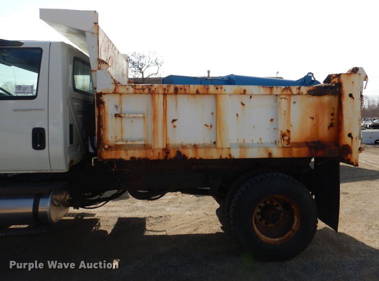 image for item DL2050 2005 International 7300  dump truck
