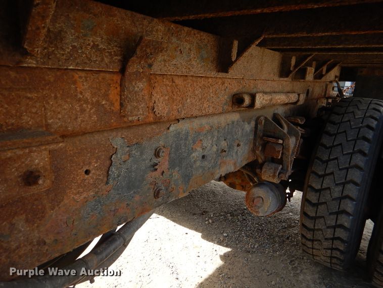 image for item DL2050 2005 International 7300  dump truck