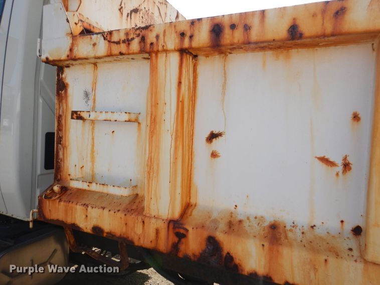 image for item DL2050 2005 International 7300  dump truck