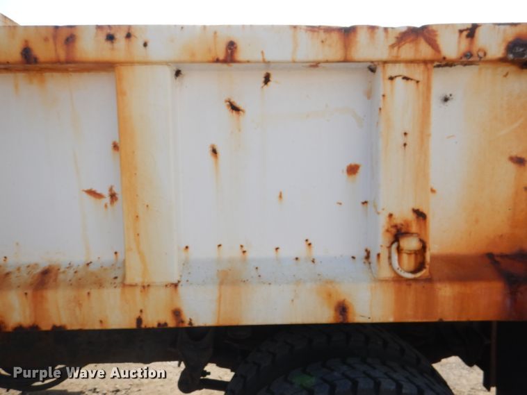 image for item DL2050 2005 International 7300  dump truck