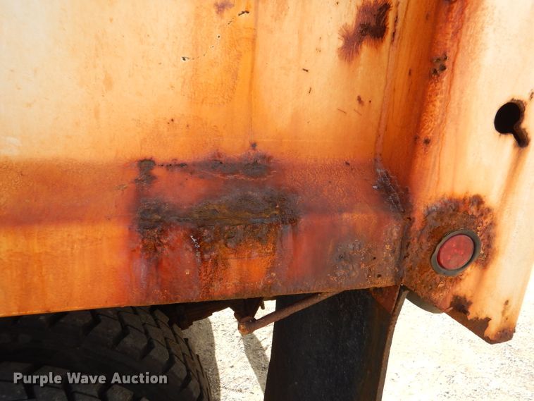 image for item DL2050 2005 International 7300  dump truck