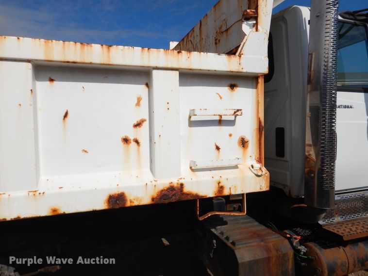 image for item DL2050 2005 International 7300  dump truck