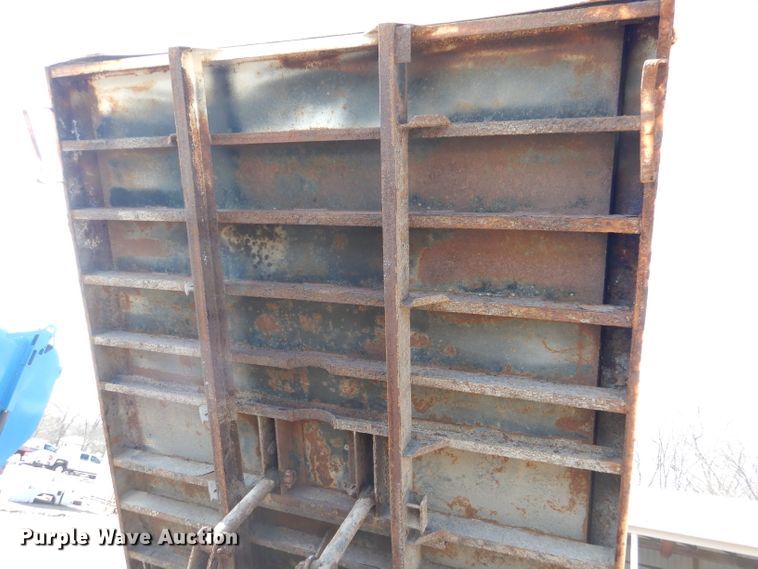 image for item DL2050 2005 International 7300  dump truck