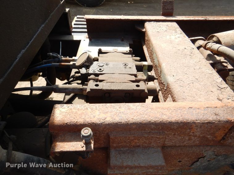 image for item DL2050 2005 International 7300  dump truck