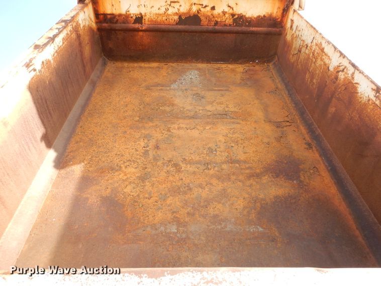 image for item DL2050 2005 International 7300  dump truck