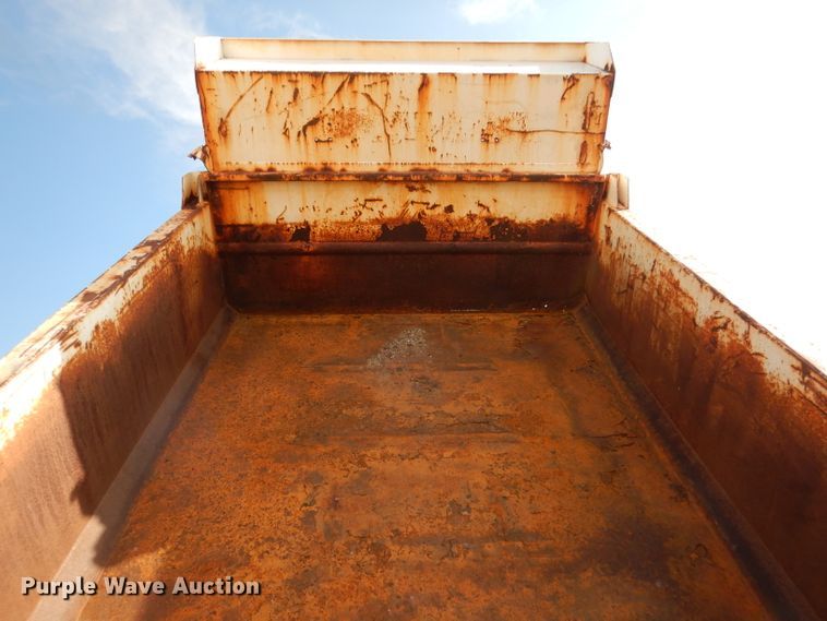 image for item DL2050 2005 International 7300  dump truck