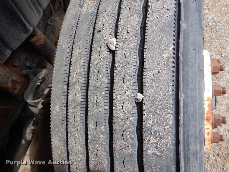 image for item DL2050 2005 International 7300  dump truck