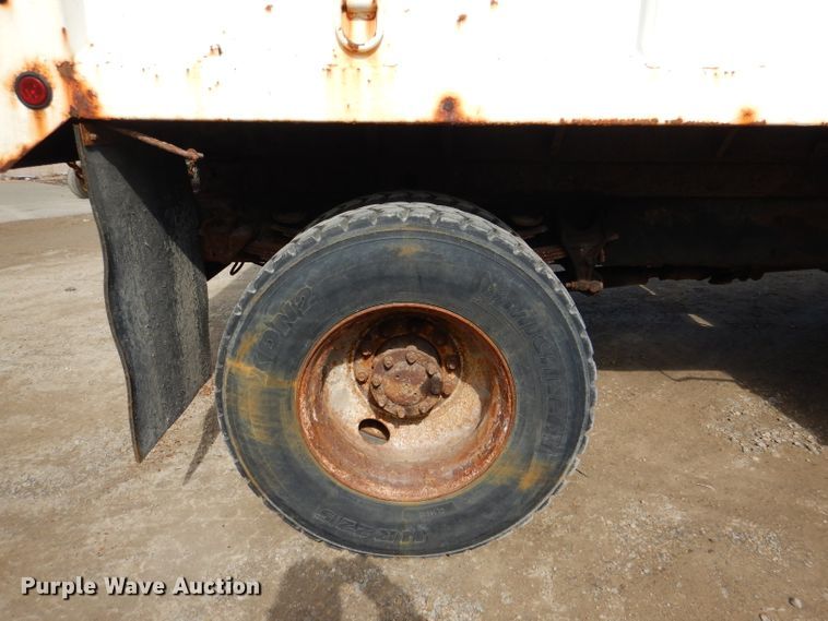 image for item DL2050 2005 International 7300  dump truck