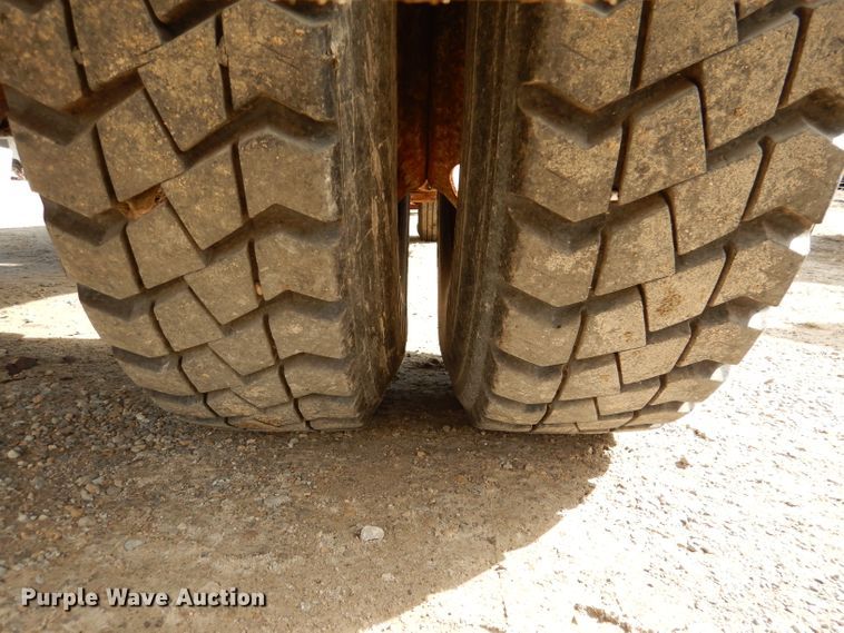 image for item DL2050 2005 International 7300  dump truck