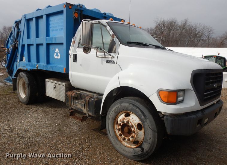 image for item DL2051 2000 Ford F650 Super Duty  refuse truck