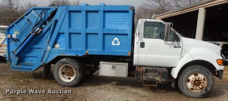 image for item DL2051 2000 Ford F650 Super Duty  refuse truck