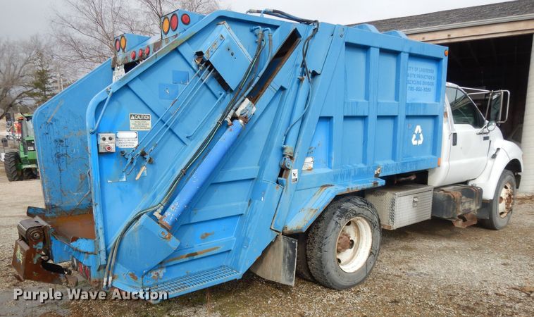 image for item DL2051 2000 Ford F650 Super Duty  refuse truck