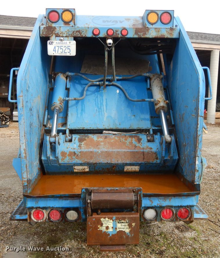 image for item DL2051 2000 Ford F650 Super Duty  refuse truck