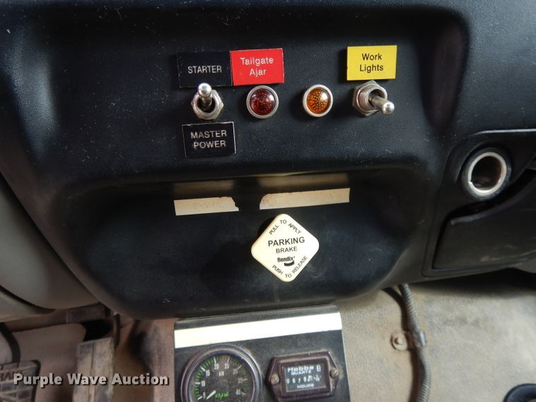 image for item DL2051 2000 Ford F650 Super Duty  refuse truck