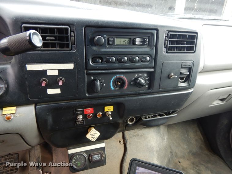 image for item DL2051 2000 Ford F650 Super Duty  refuse truck