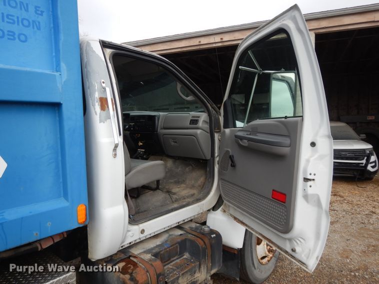 image for item DL2051 2000 Ford F650 Super Duty  refuse truck