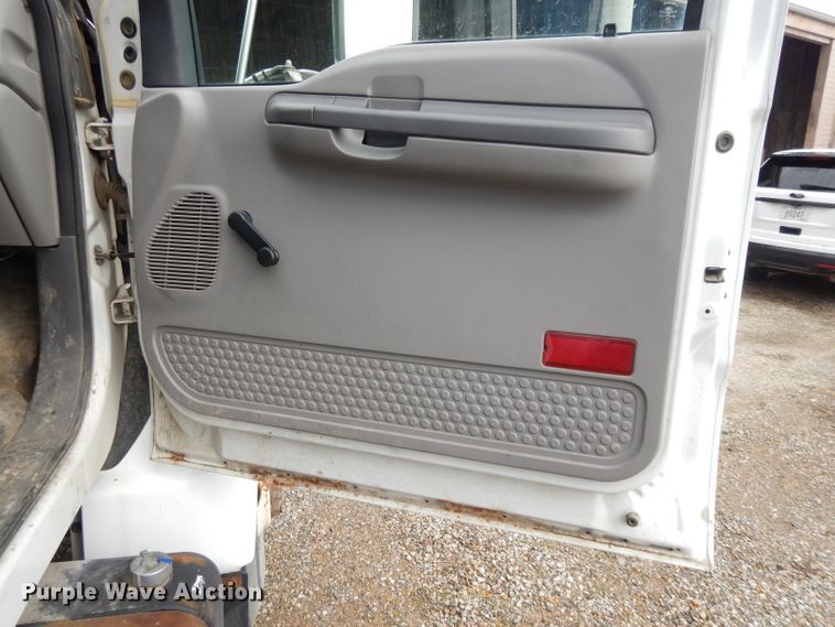 image for item DL2051 2000 Ford F650 Super Duty  refuse truck