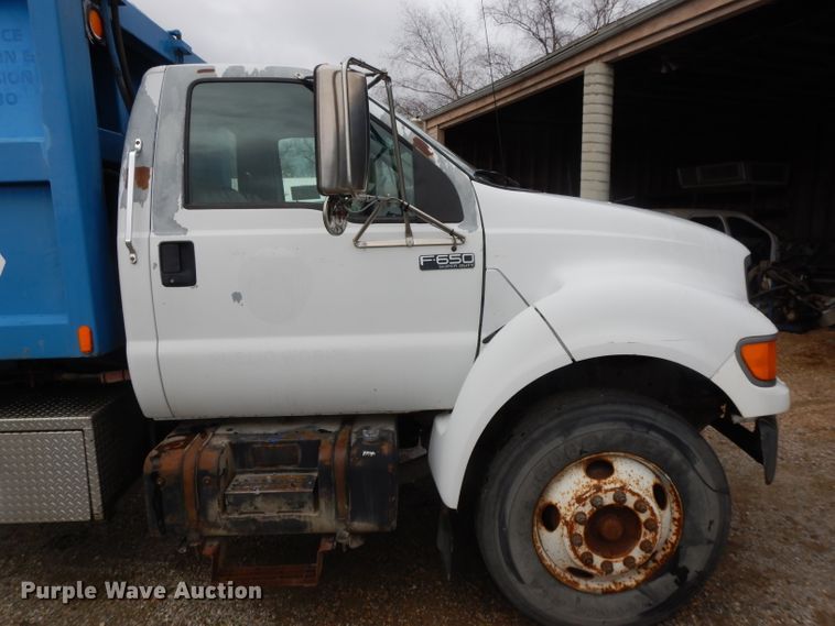 image for item DL2051 2000 Ford F650 Super Duty  refuse truck