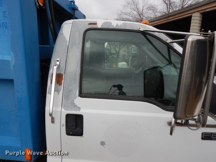image for item DL2051 2000 Ford F650 Super Duty  refuse truck