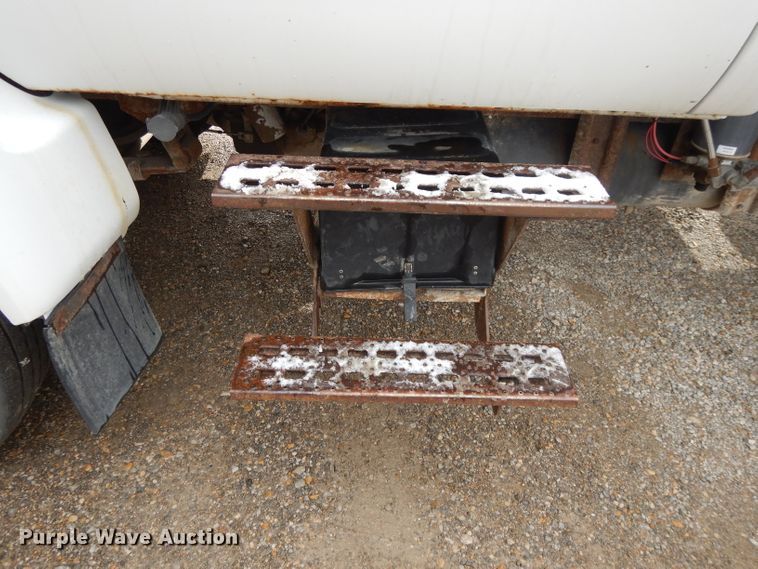 image for item DL2051 2000 Ford F650 Super Duty  refuse truck