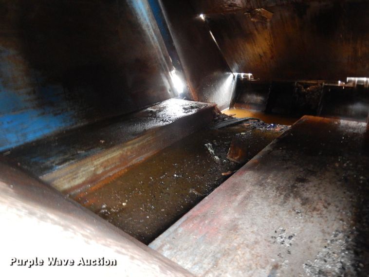 image for item DL2051 2000 Ford F650 Super Duty  refuse truck