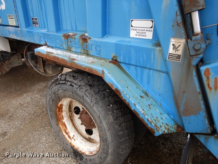 image for item DL2051 2000 Ford F650 Super Duty  refuse truck