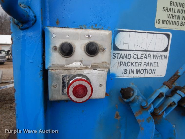 image for item DL2051 2000 Ford F650 Super Duty  refuse truck