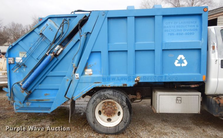 image for item DL2051 2000 Ford F650 Super Duty  refuse truck