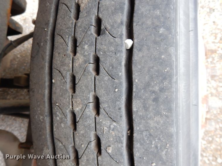 image for item DL2051 2000 Ford F650 Super Duty  refuse truck