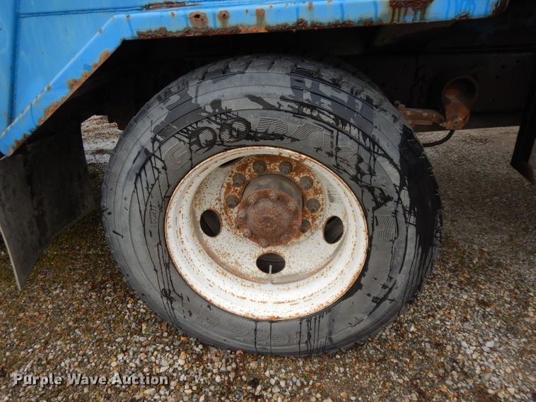 image for item DL2051 2000 Ford F650 Super Duty  refuse truck