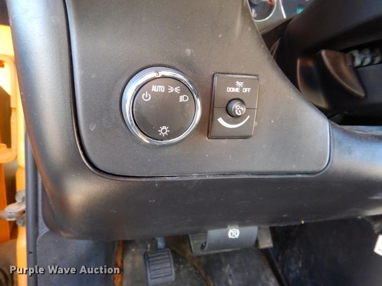 image for item DL2145 2011 Chevrolet Express G3500  school bus