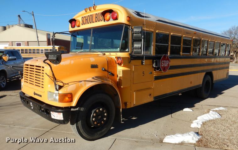 image for item DL2146 2002 International 3800  school bus