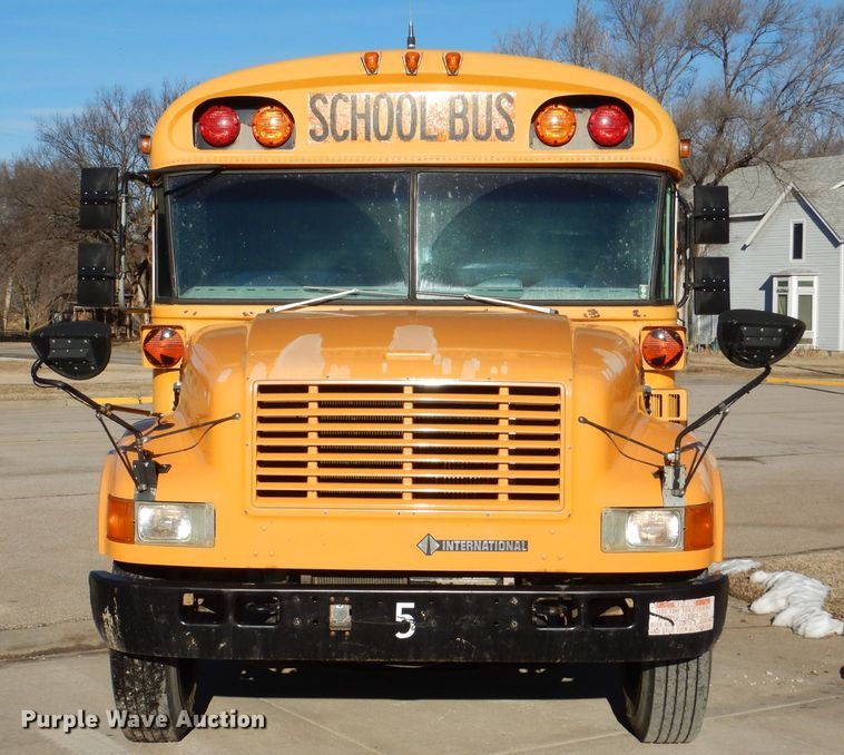 image for item DL2146 2002 International 3800  school bus