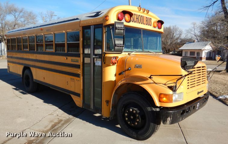 image for item DL2146 2002 International 3800  school bus