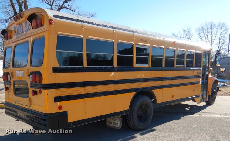 image for item DL2146 2002 International 3800  school bus