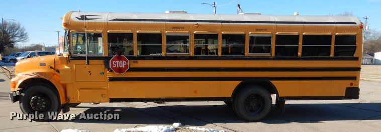 image for item DL2146 2002 International 3800  school bus
