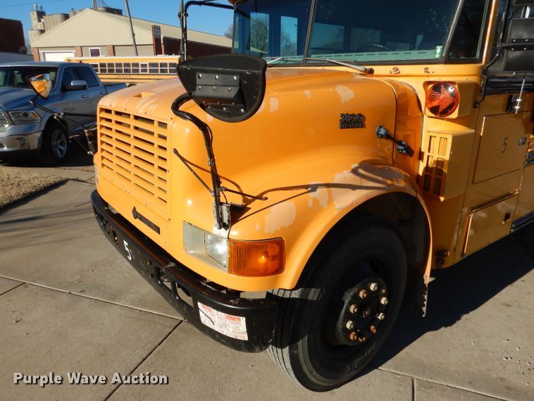 image for item DL2146 2002 International 3800  school bus