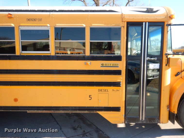 image for item DL2146 2002 International 3800  school bus