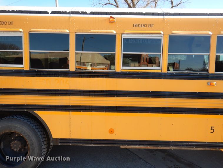 image for item DL2146 2002 International 3800  school bus
