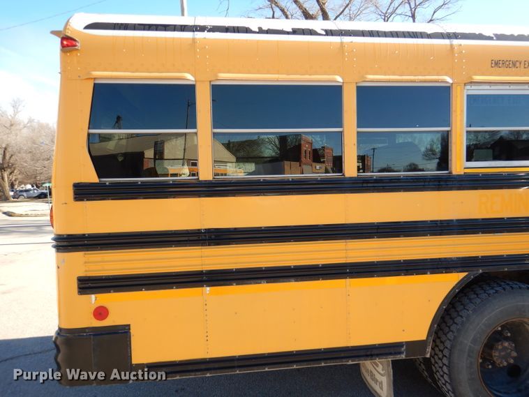 image for item DL2146 2002 International 3800  school bus