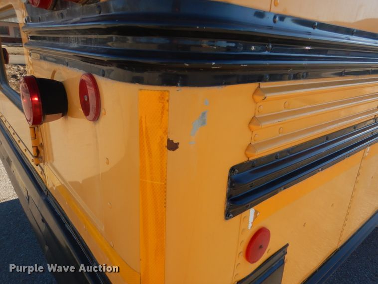 image for item DL2146 2002 International 3800  school bus