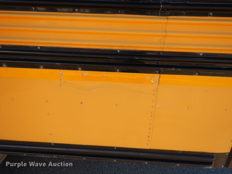 image for item DL2146 2002 International 3800  school bus