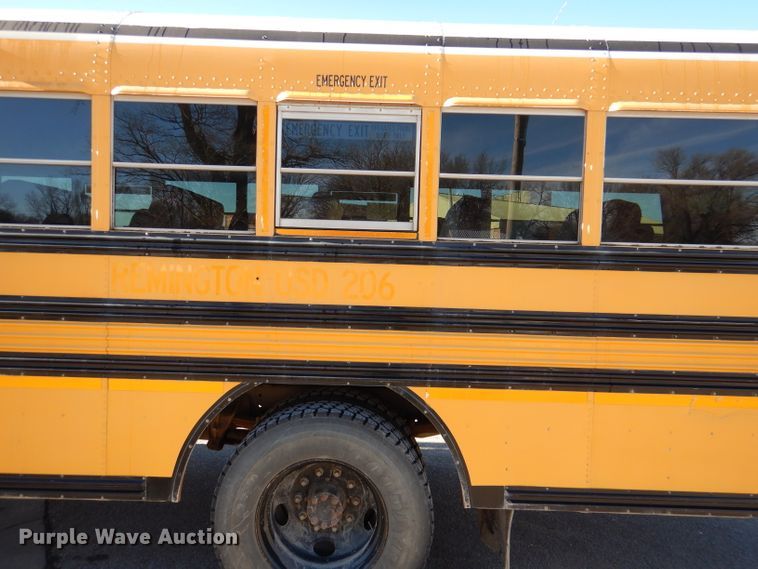 image for item DL2146 2002 International 3800  school bus