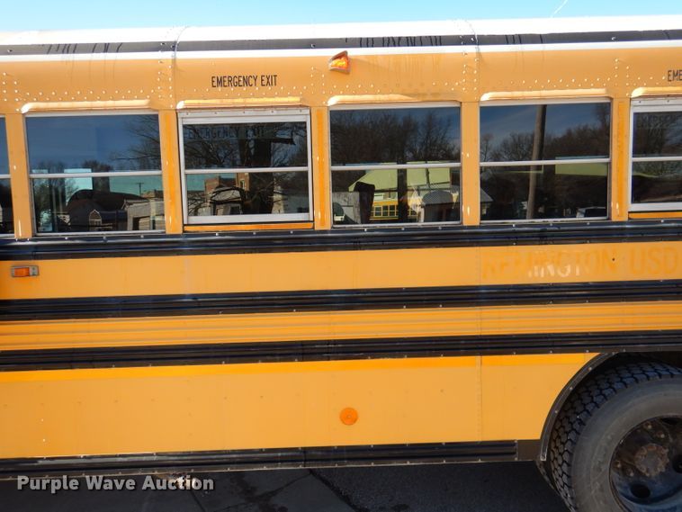 image for item DL2146 2002 International 3800  school bus