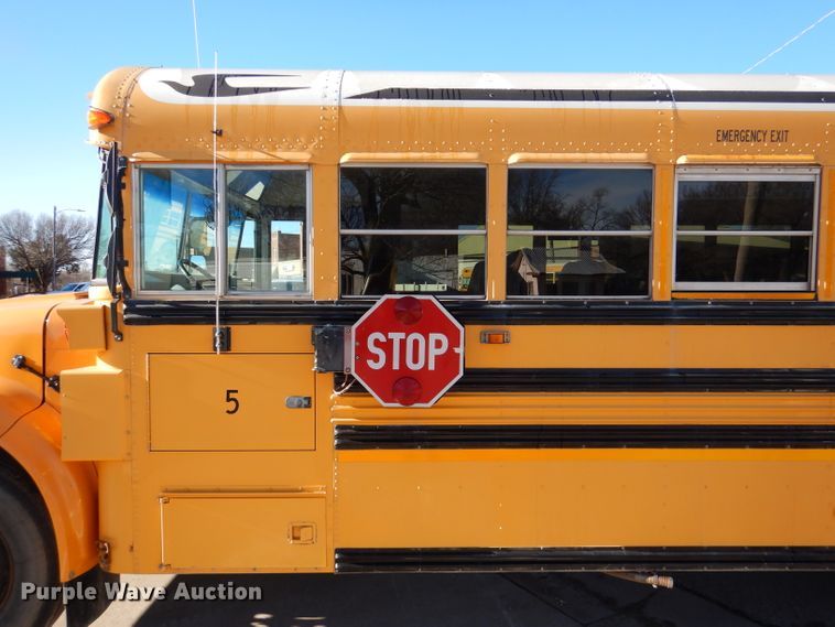 image for item DL2146 2002 International 3800  school bus