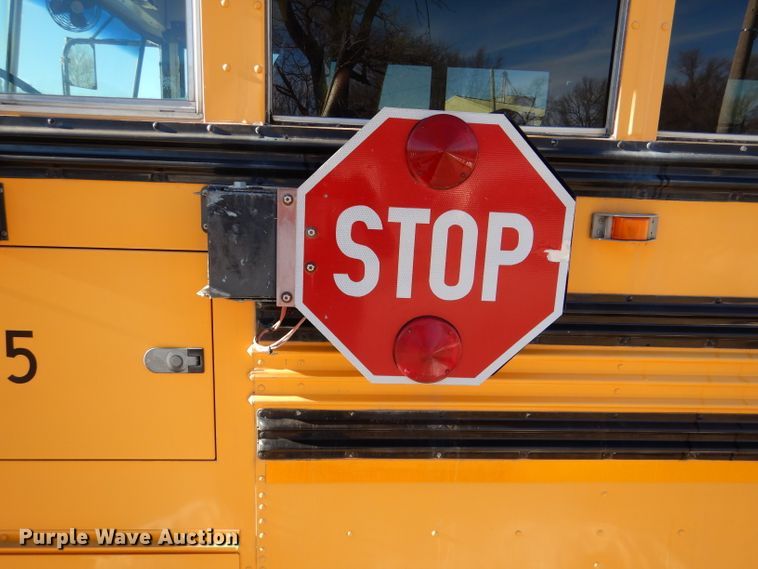 image for item DL2146 2002 International 3800  school bus